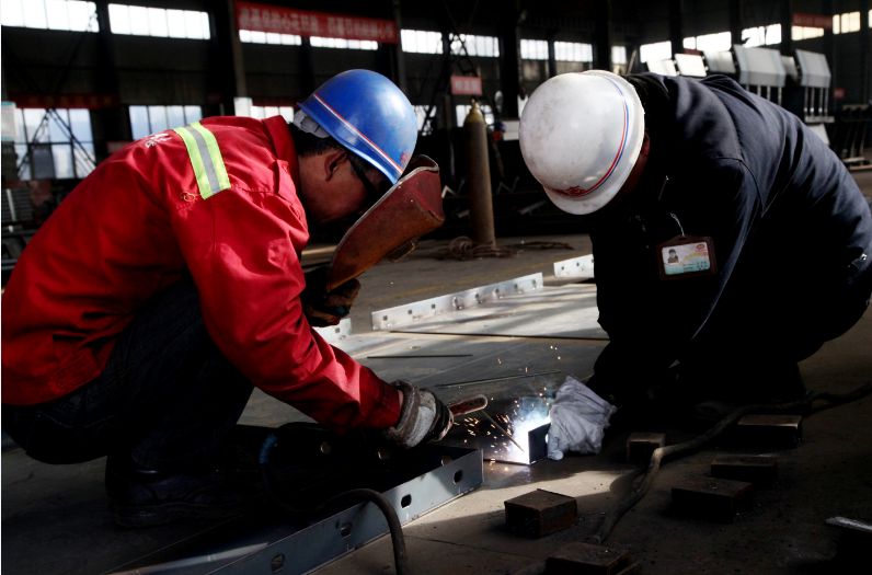 勞動節里的鋼模板工人