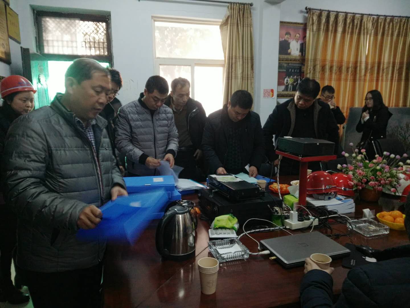 歡迎鞏義市安監(jiān)局靳振華書(shū)記一行到偉志模板視察安全生產(chǎn)工作