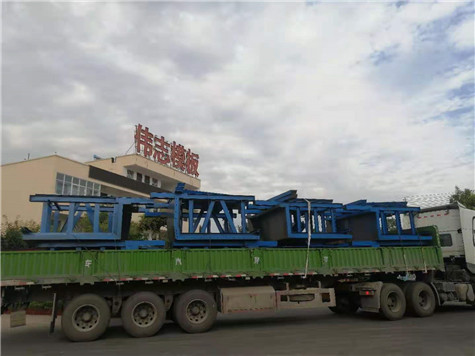 液壓T梁鋼模板發(fā)往河南洛陽(yáng)高速施工地點(diǎn)