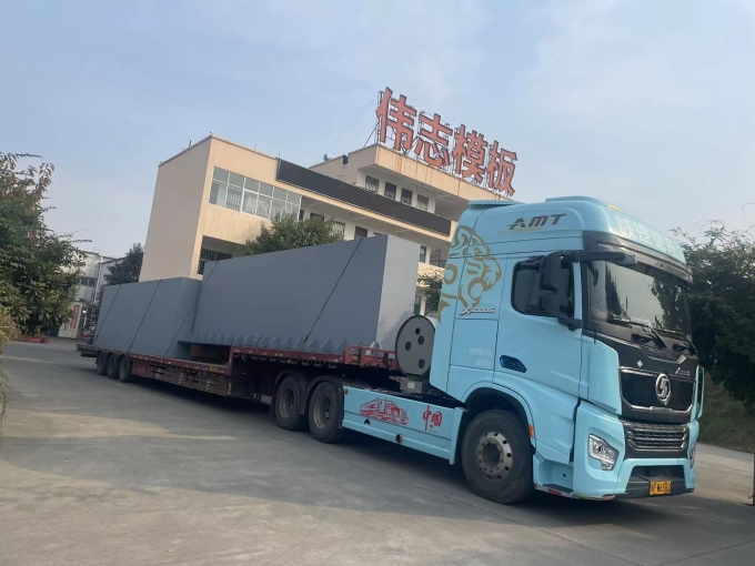 河南橋梁模板廠供應的薄壁墩模板發(fā)貨中